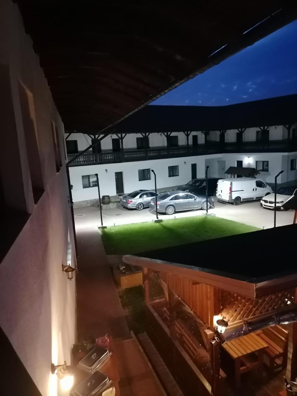 Pensiunea Alex Marga Exteriör bild